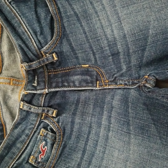 Hollister, Brand New Size 00, Boot Cut Jeans - Picture 2 of 4